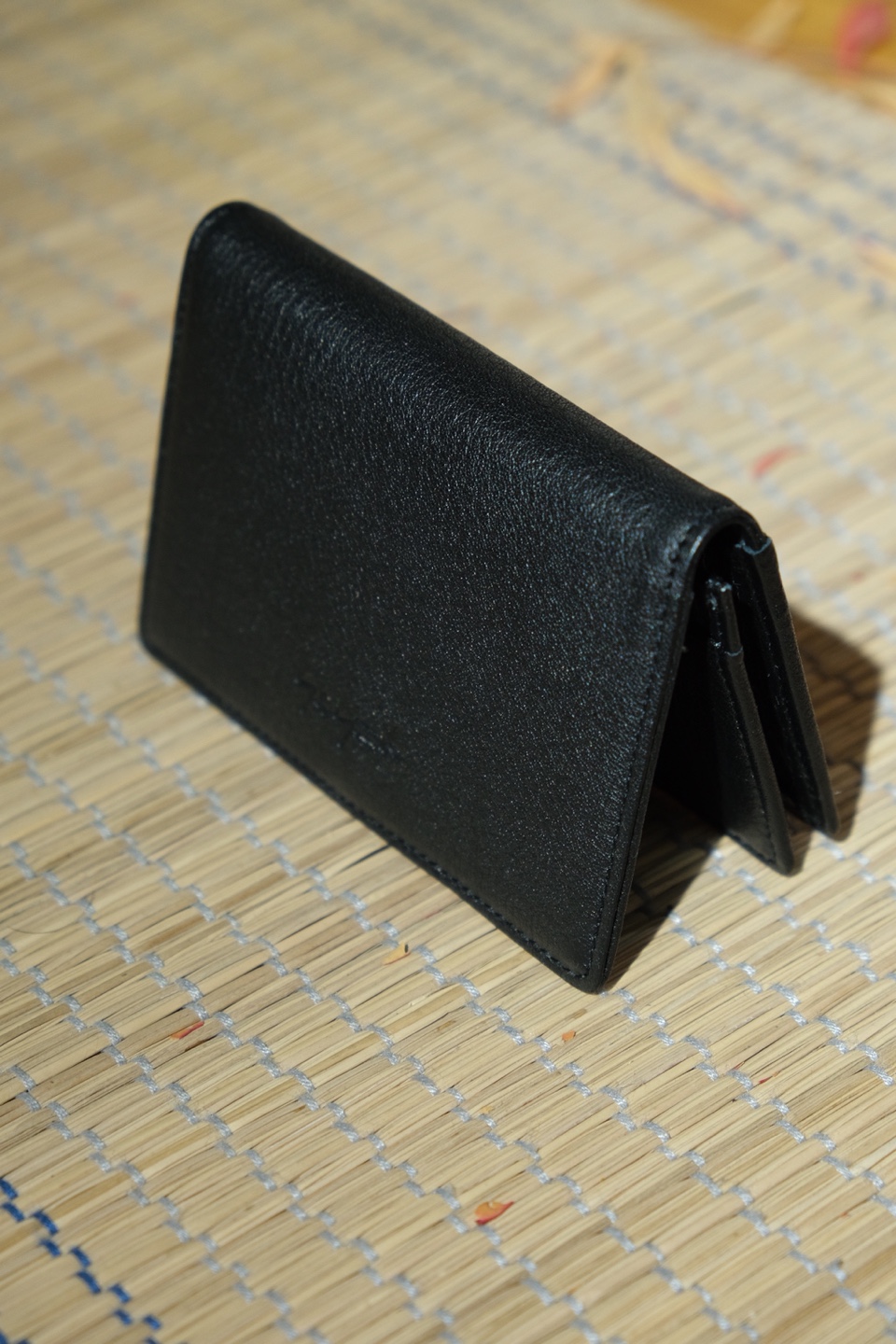 요지 야마모토 Discord by Yohji Yamamoto - Gusset Card Holder (Grained Leather) - Black