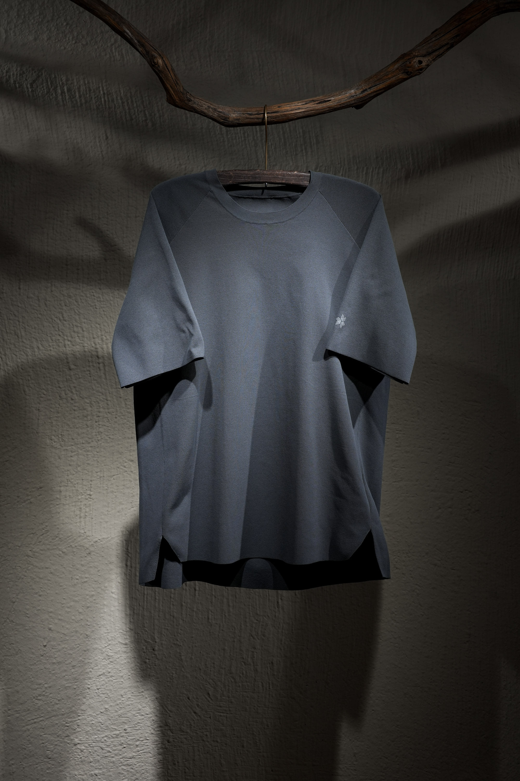 골드윈 Goldwin Smooth Dry Knit T-shirt - Deep Charcoal