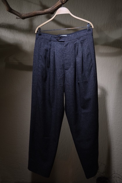 로운 Lownn - 3 Pleated Trousers - Dark Grey
