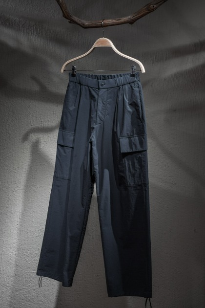 에이톤 도쿄 Aton Tokyo - Stretch Wooly Nylon Parachute Cargo Pants - Charcoal Grey