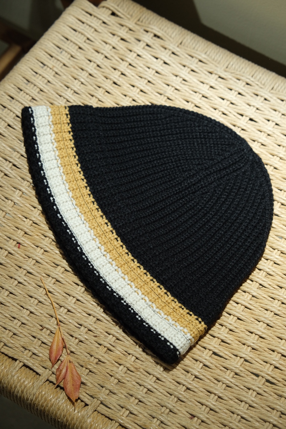 라칼 Racal Border Line Knit Round Hat - Black