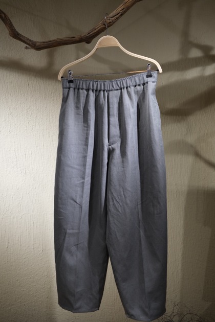 YLEVE 일레브 FINX COTTON RAMMY TWILL EASY Trousers - Moss Grey