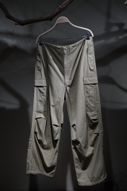 YLEVE 일레브 COTTON LINEN HIGH TWIST GABARDINE M51 Trousers - Khaki