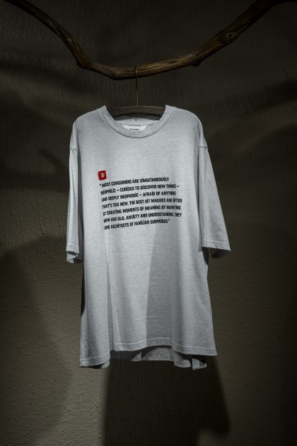 Digawel 디가웰 Statement T-shirt - Ash Grey